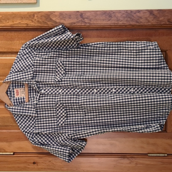 Levi's Short sleeve shirt! - Picture 1 of 6
